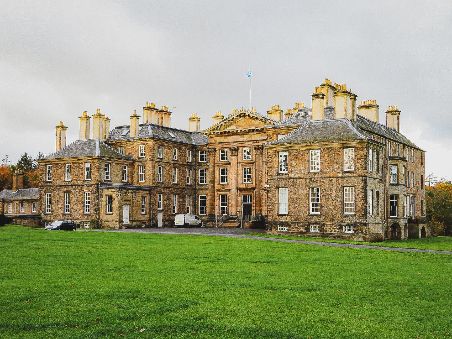 palace, Dalkeith, grass, sky, car, windows, stone building, Edinburgh, Wisconsin in Scotland