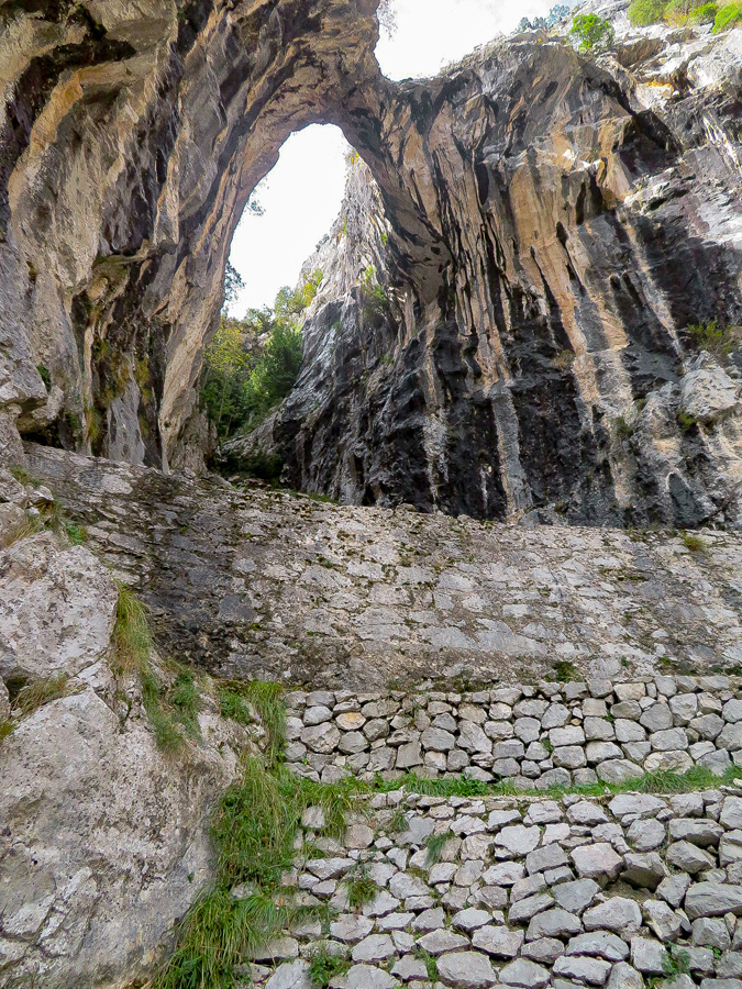 Archway Cares Gorge