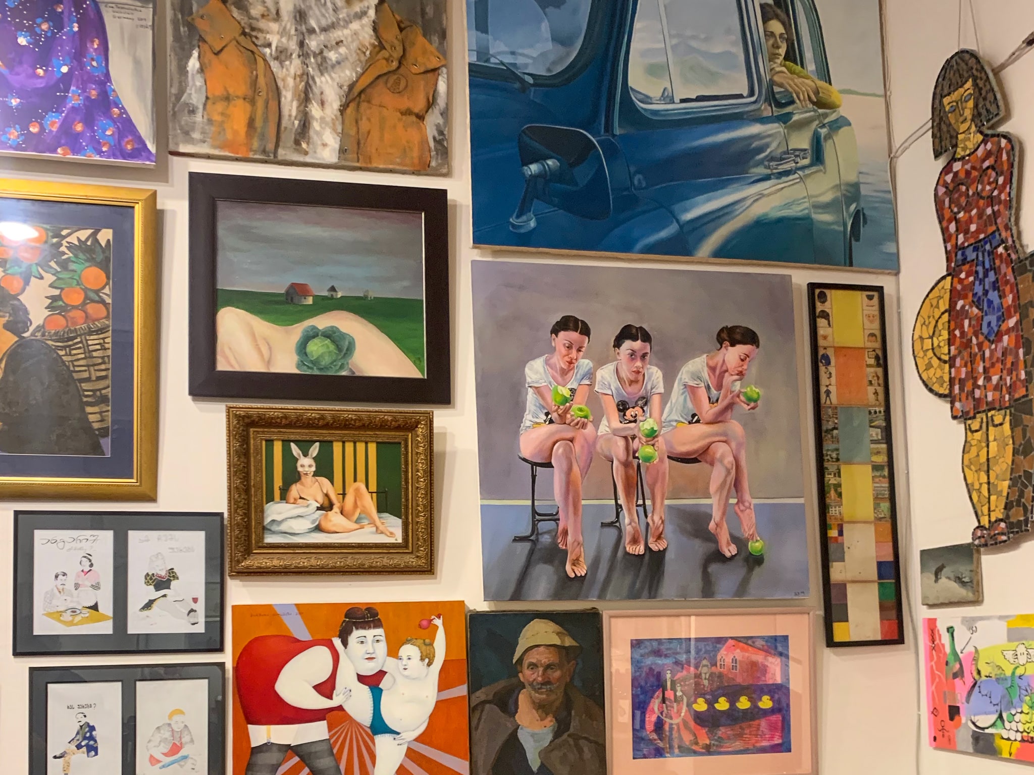 Salobie Bia, art work, wall pictures, best places to eat in Tbilisi