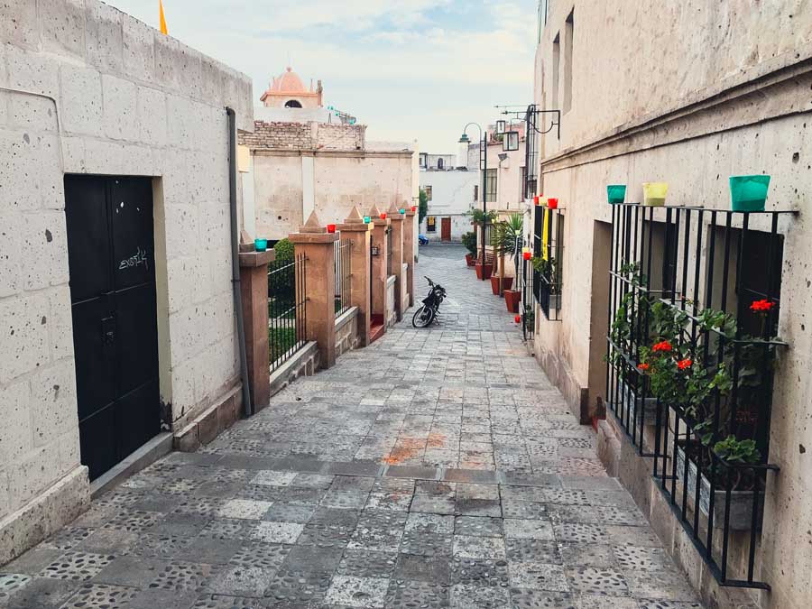Arequipa Street, barrio, sillar buildings, things to do in Arequipa