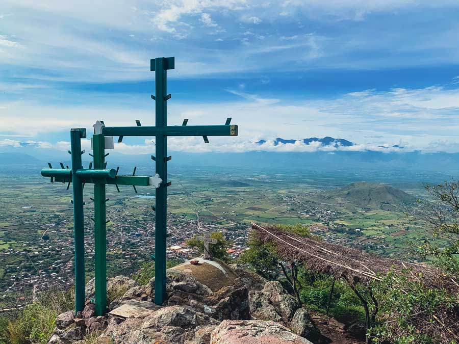 El Picacho Hike, three crosses, hiking in Oaxaca, things to do in Teotitlan del Valle, Oaxaca East Valley, Places to visit in Oaxaca, clouds, sky, village, mirador