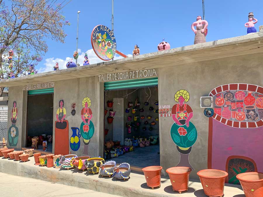Santa Maria Atzompa, best places to visit in Oaxaca, pottery, building