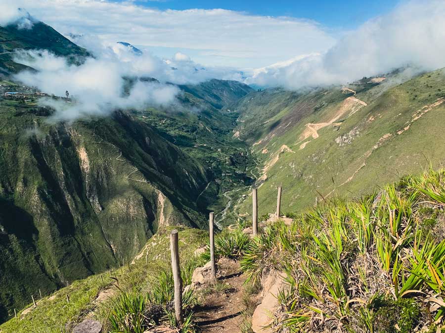 Devil's Nose hike, hike the Devil's Nose, Nariz del Diablo, canyon, things to do in alausi ecuador