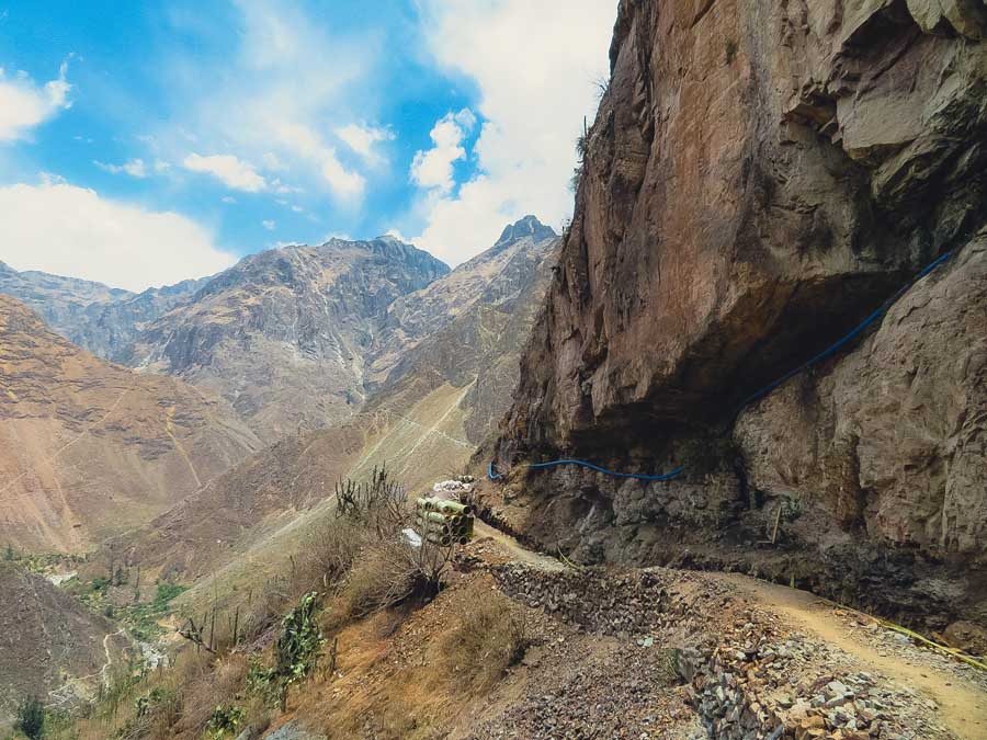 Mirador Apacheta to Fure village, steep hiking path, colca canyon trek
