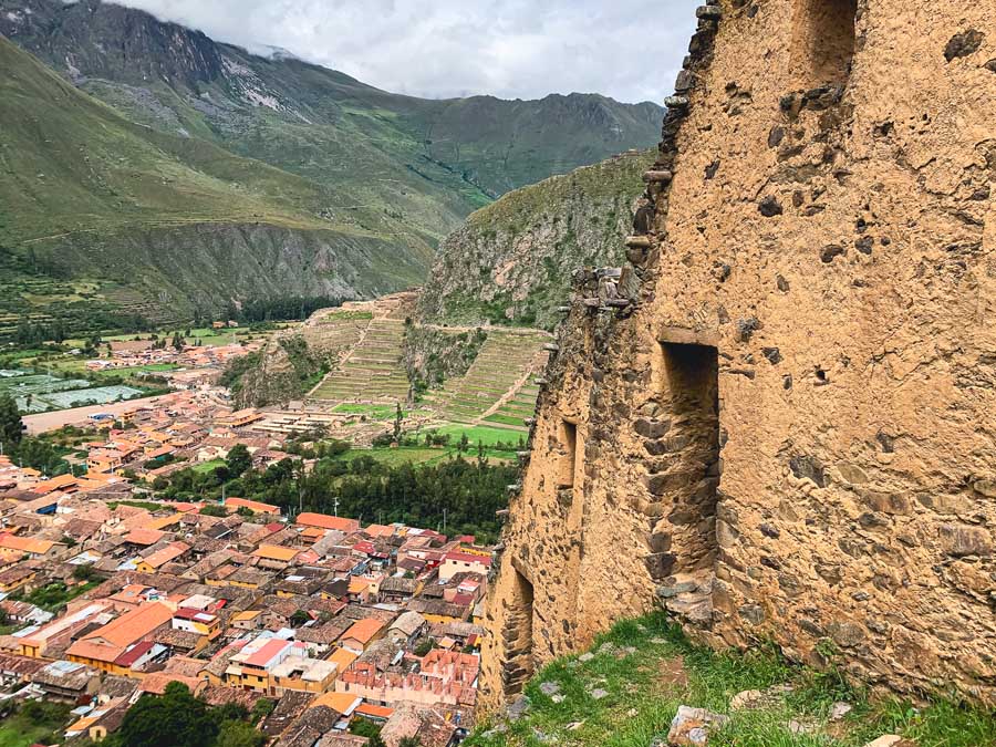 Ollantaytambo Peru, Sitio arqueológico Pinkuylluna, viewpoint Ollantaytambo village, sacred valley, andes mountains, places to see in Ollantaytambo