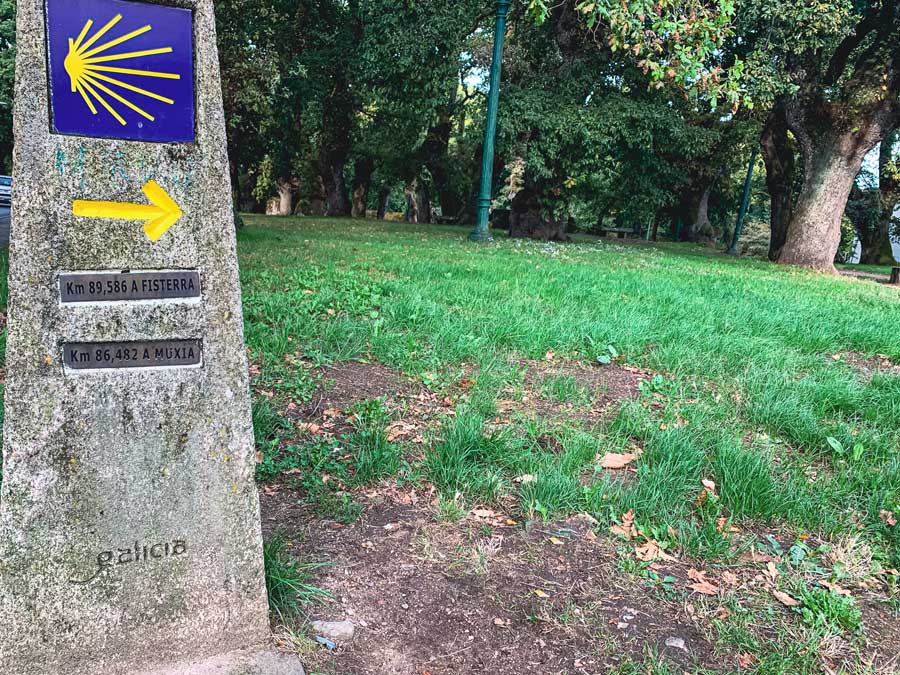 The common kilometer markers for the Camino Fisterra