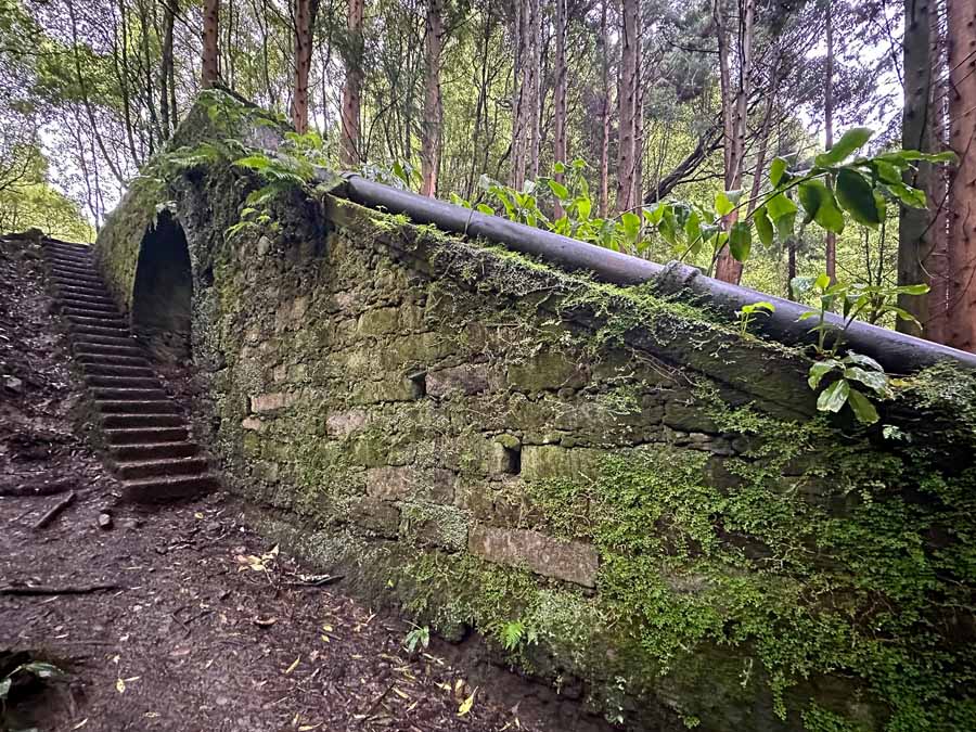 old water aqueduct that use to take water to the old Alcohol Factory in Lagoa