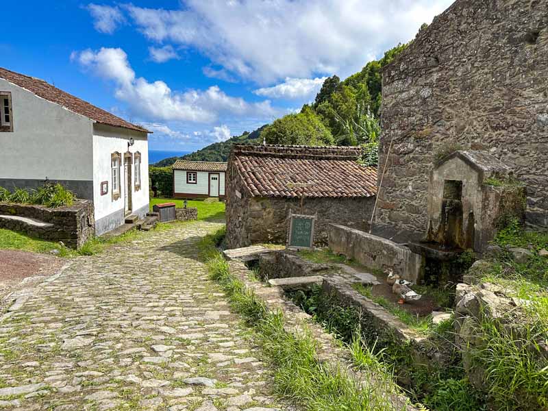 Sanguinho village has a water fountain and water spigot