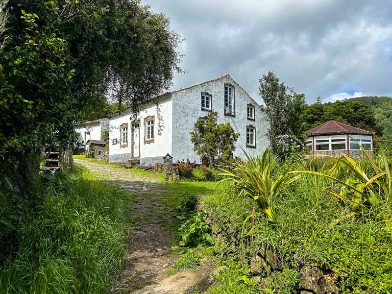 a white house in the lost village of Sanguinho